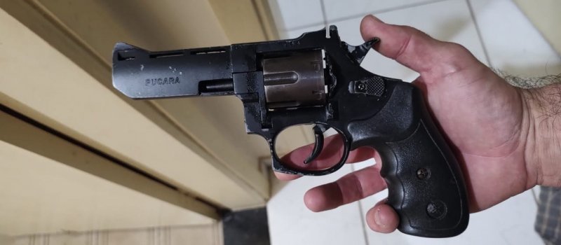 Polícia Militar prende ajudante com revólver na Vila Aparecida