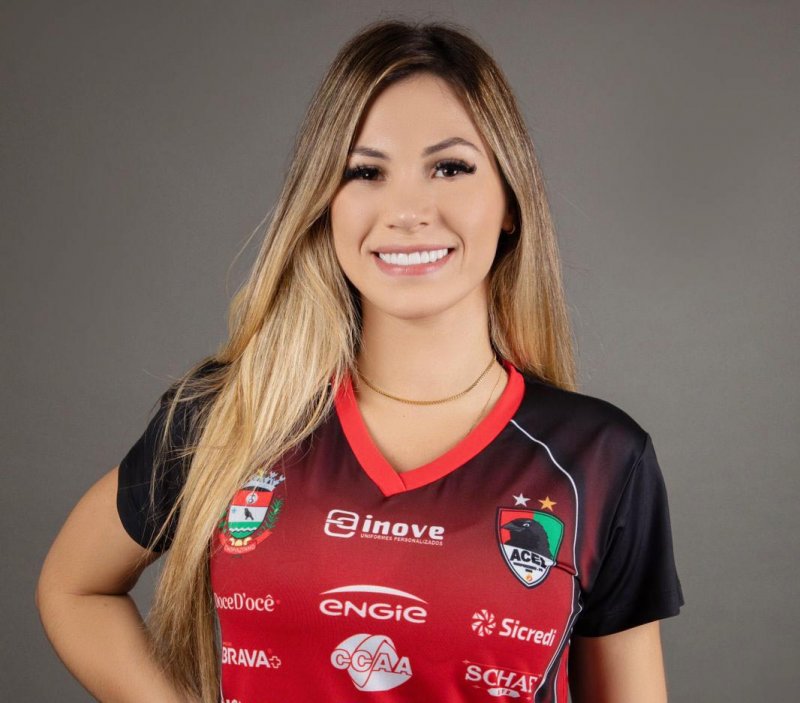 Atleta penapolense retorna às quadras para disputa da Super Liga