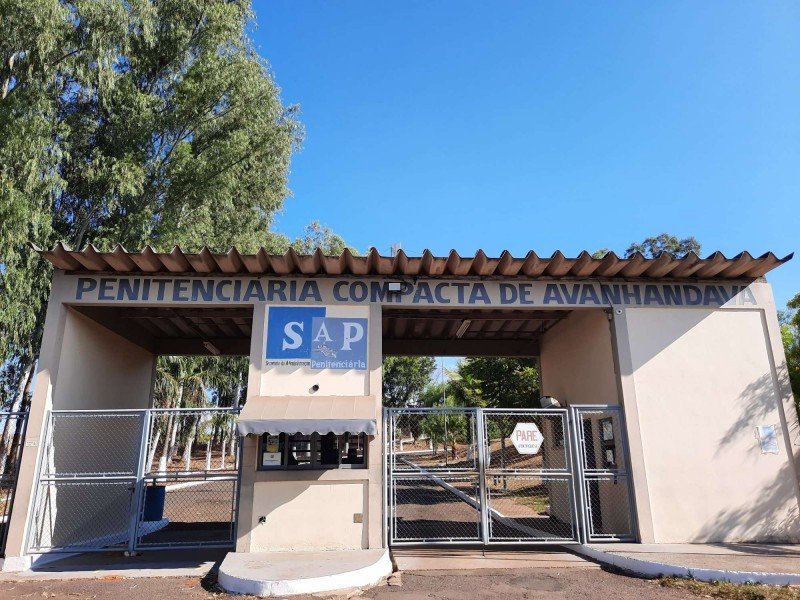 Mulheres são presas com drogas em penitenciária
