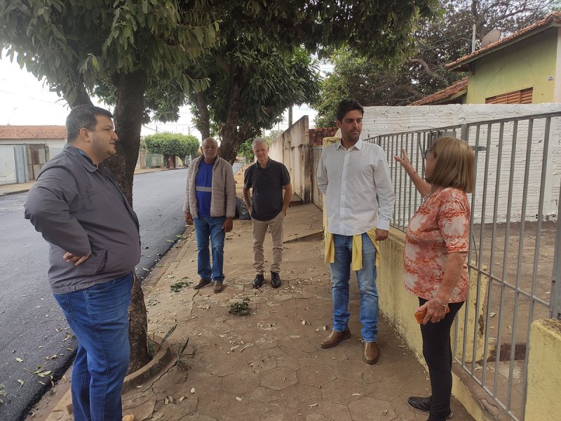 Asfalto Tinindo: trecho da avenida Expedicionário recebe recapeamento