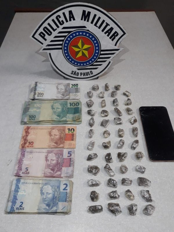 Policiais da Rocam prendem casal por tráfico em Penápolis