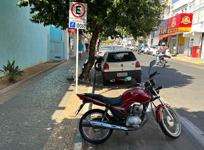 Estacionamentos no centro: vereador quer providências para combater diversos casos de irregularidades