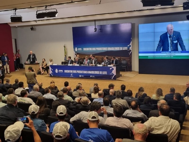 CNA diz que concorrência desleal desestrutura setor lácteo no país