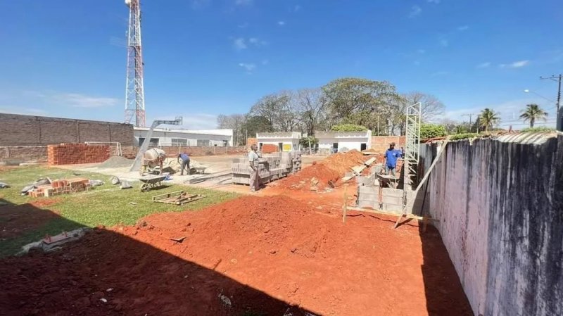 Glicério inicia obras de quase R$ 1 milhão em quadra esportiva
