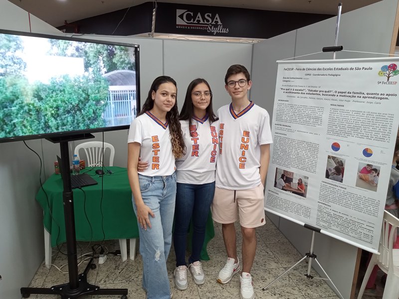 Alunos se destacam com projetos em feira de ciências do Estado
