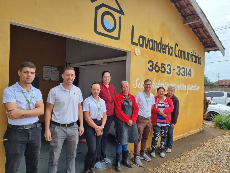 Lavanderia Comunitária recebe equipamento doado pela Midori