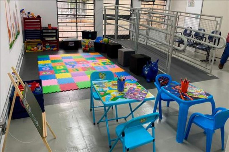 Fórum de Araçatuba ganha espaço com brinquedos para crianças