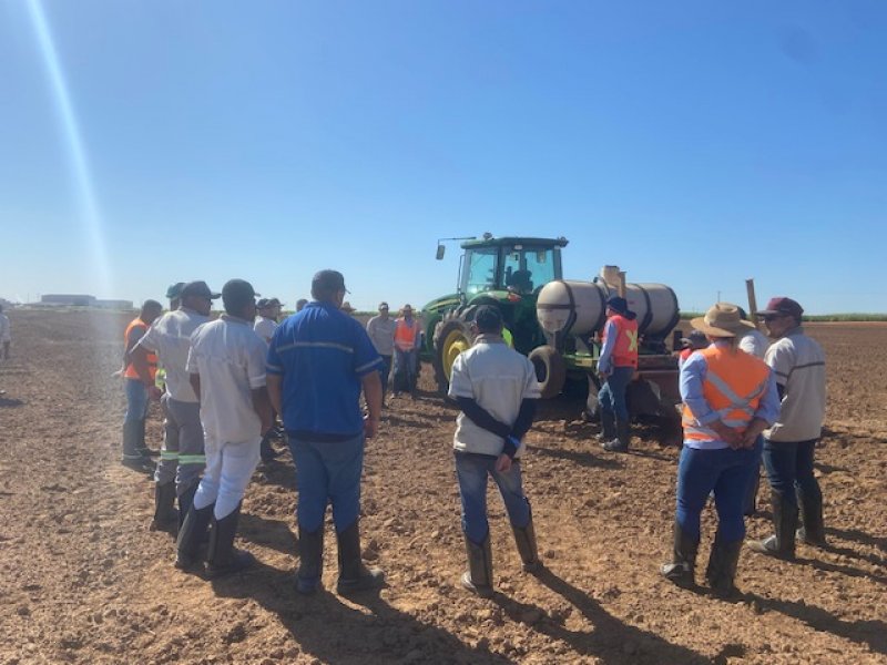 Diana realiza Dia de Campo com colaboradores
