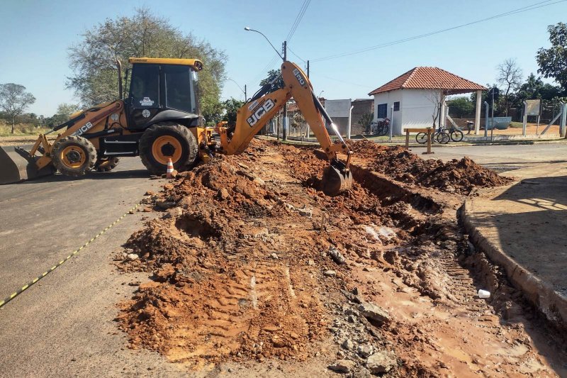 Prefeito lança novo programa de construção de bacias coletoras
