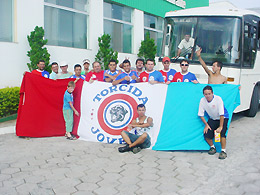 Dedicação: Por amor à equipe, torcedores enfrentam longas viagens