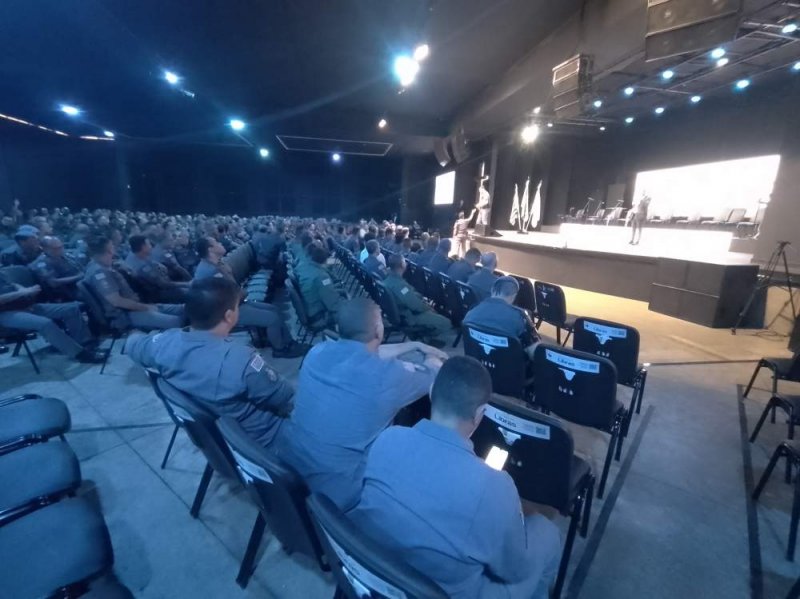 Segurança Pública Secretário visita Araçatuba e elogia Polícias da região