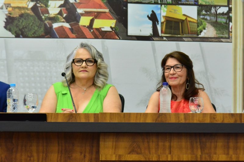 Professora e educadora são destacadas com títulos na Câmara de Penápolis