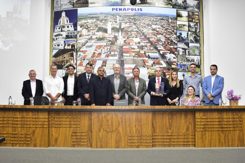 Roberto Sodré Viana Egreja recebe Medalha Maria Chica