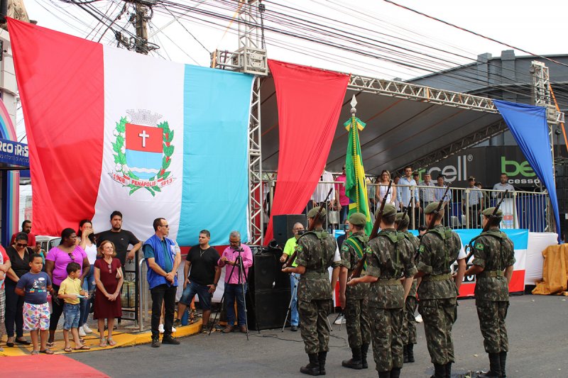 Penápolis comemora aniversário de 115 anos com Desfile