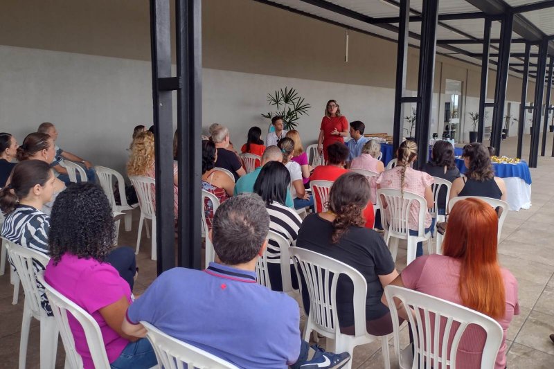 Caique Rossi parabeniza funcionários pelo Dia do Servidor Público