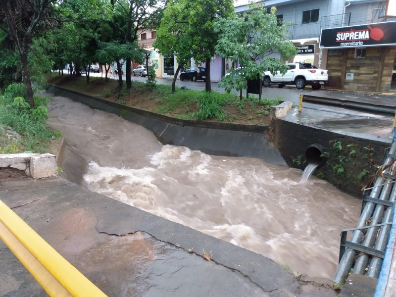 Penápolis sofre com fortes chuvas neste final de semana