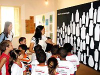 Educação: Alunos das Emeis conhecem a Arte Naïf