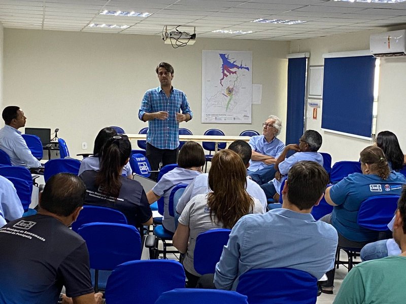 Prefeito Caíque Rossi realiza reunião com responsáveis de setores no Daep para dialogar sobre demandas dos serviços