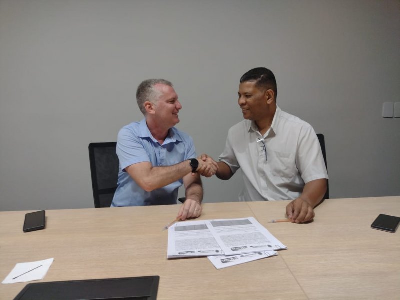 Convenção coletiva define 5% de reajuste a comerciários