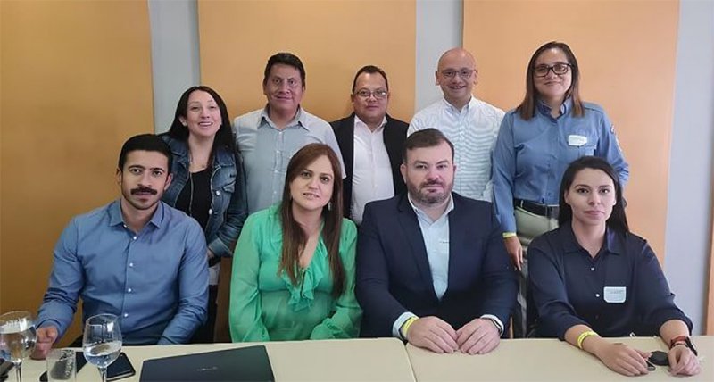 Penapolense participa de eventos na Colômbia em prol da criação de jurisdição agrária para o país