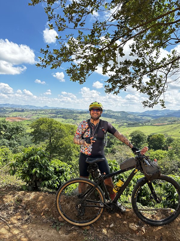 Caminho da Fé: protetor animal percorre mil quilômetros após promessa