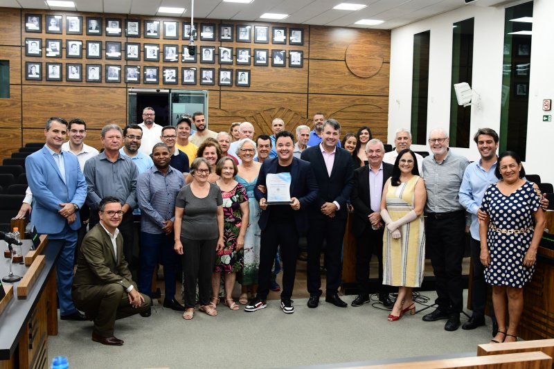 Gui Santana recebe título de Filho Ilustre de Penápolis