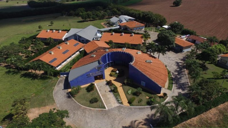 Lar Vicentino e HE recebem doação de fraldas do Sincomércio