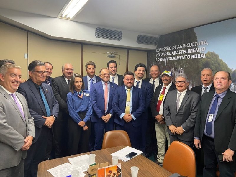 CNA e entidades do setor de cana, soja e milho defendem repasse de CBios para produtores independentes