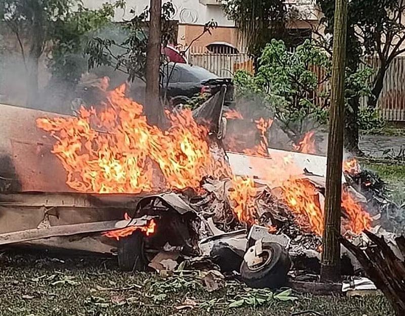 Familiares lamentam morte das vítimas em queda de avião monomotor