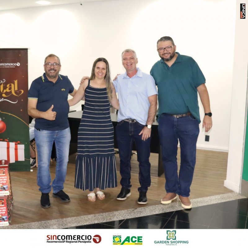 Cliente do São Cristóvão Supermercados ganha moto na promoção do comércio