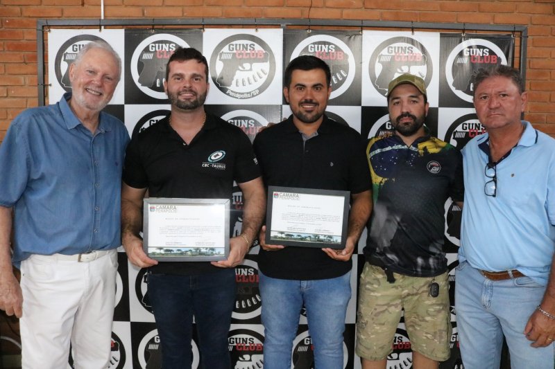 Rafael Pontin e Henrique Buranello recebem Moção de Congratulação por conquistas em Campeonato Brasileiro de Tiro Esportivo