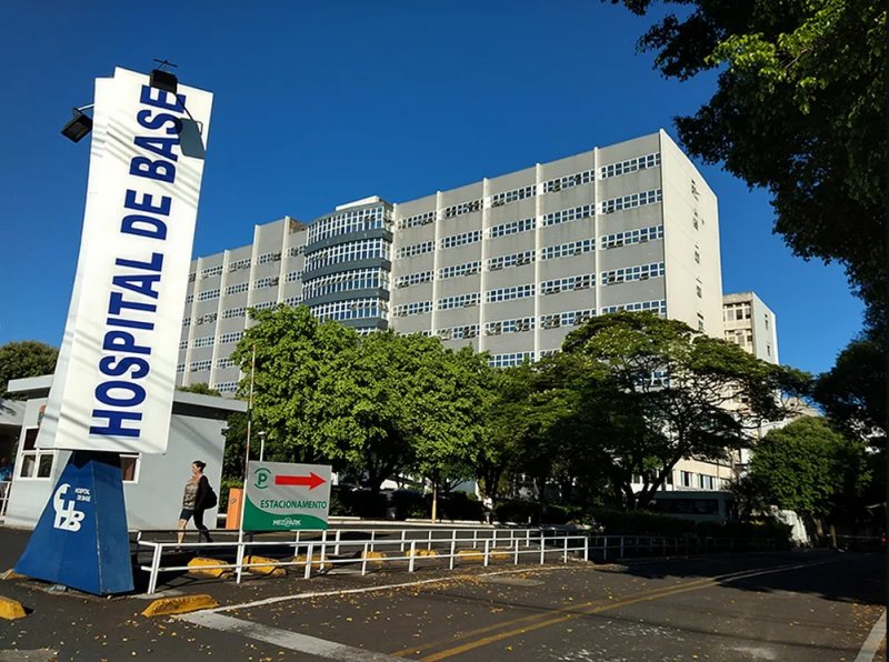 Mulher morre engasgada com pedaço de carne