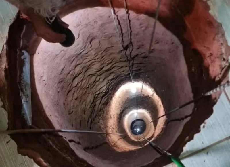 Idoso sonha com ouro, cava buraco dentro de casa, escorrega e morre 