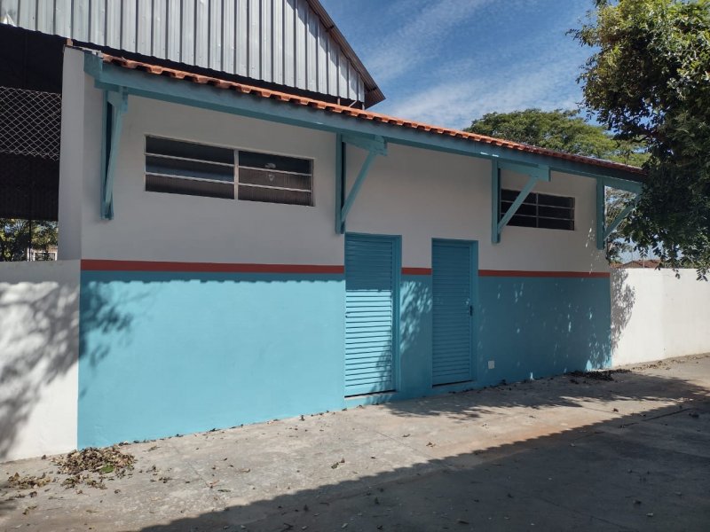 Escola Elza Nadai ganha almoxarifado e novo forro no refeitório