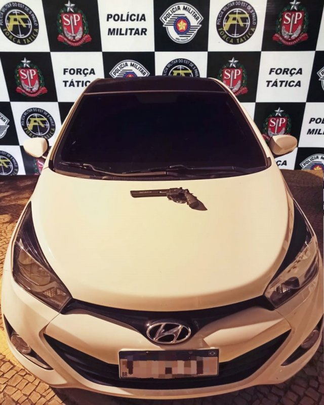 Desempregado é preso conduzindo veículo roubado