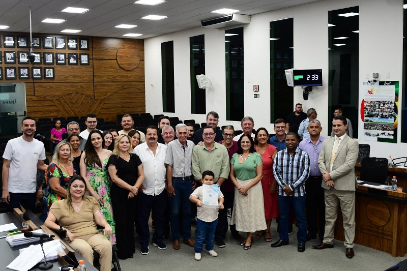 Homenagem na Câmara: Rogério da Cunha é destaque como auxiliar de serviços gerais
