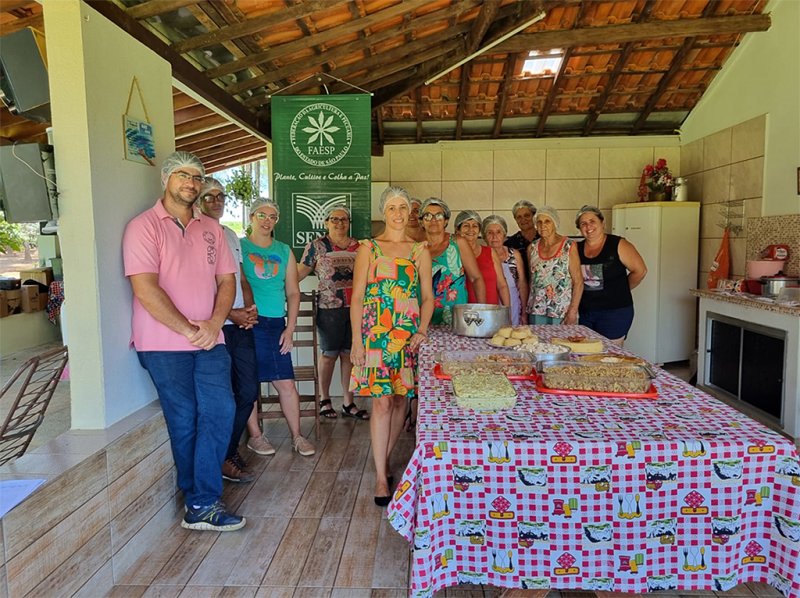 Sirp, Sebrae e Senar-SP: curso de processamento caseiro de mandioca é realizado em Penápolis