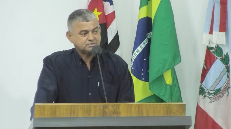 Escolas municipais: vereador pede instalação de ar condicionado