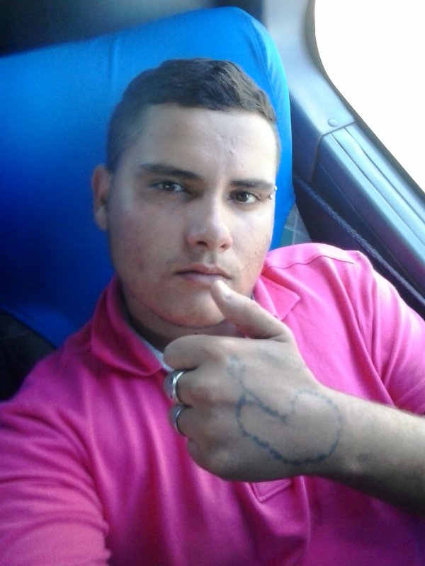 Jovem é morto com golpes de faca