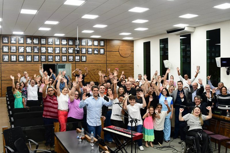 Silvio Augusto Bugiga recebe título de Cidadão Penapolense