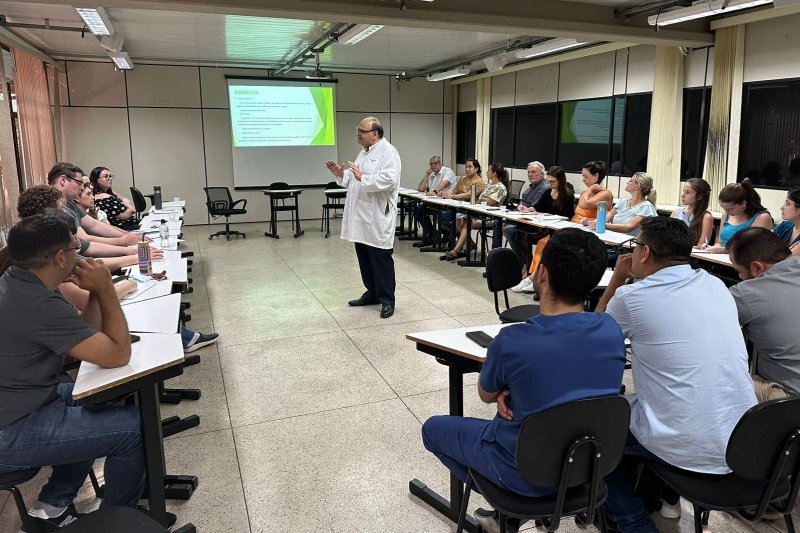 Prefeitura promove ciclo de capacitações para médicos da Atenção Básica