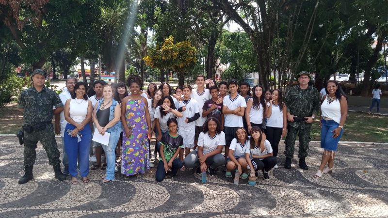 Alunos discutem carreira militar e a importância da Polícia