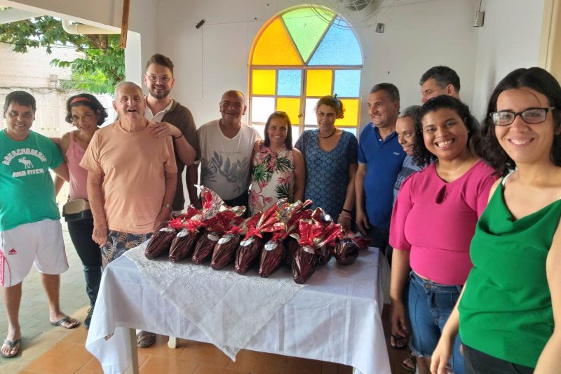 Desenvolvimento Social entrega ovos de páscoa para unidades