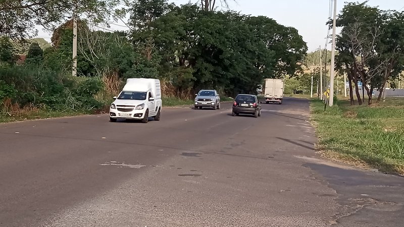 Caique Rossi anuncia R$ 56 mil para sinalização da vicinal Armando Egreja