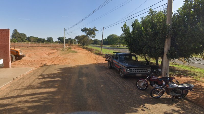 Prefeito Caique Rossi anuncia pavimentação de via marginal