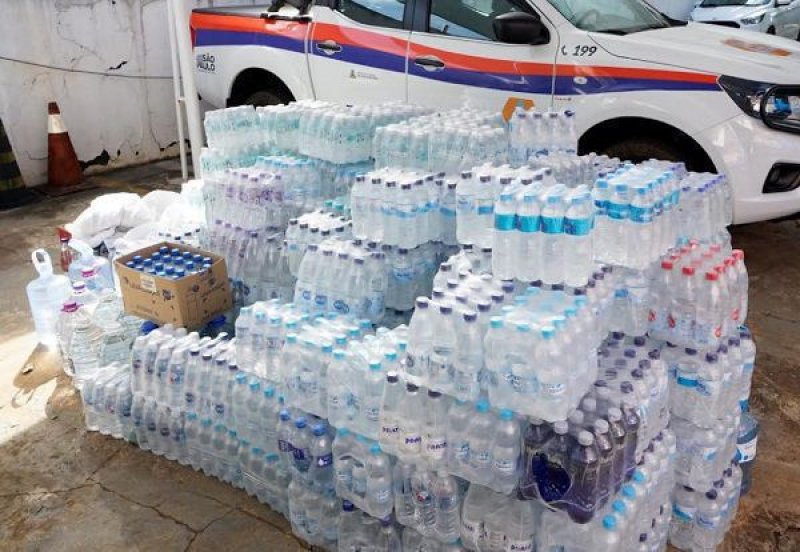 Campanha recebe água, alimentos e itens de higiene e limpeza para o RS