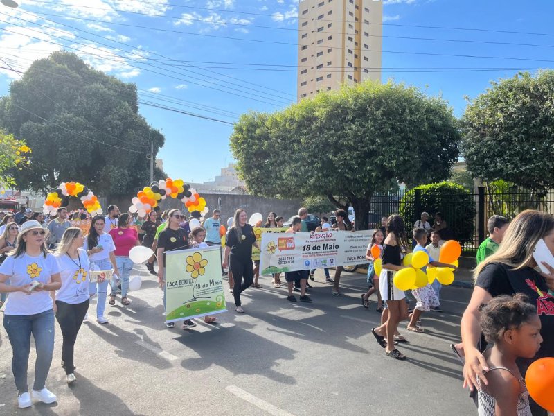 18 de maio: unidades socioassistenciais promovem espetáculo teatral e panfletagem