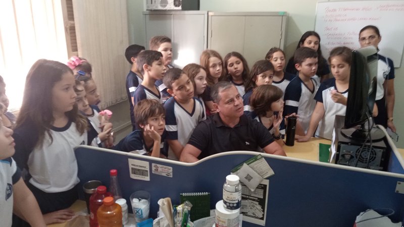 Jornalismo: DIÁRIO DE PENÁPOLIS recebe visita de alunos do Anglo