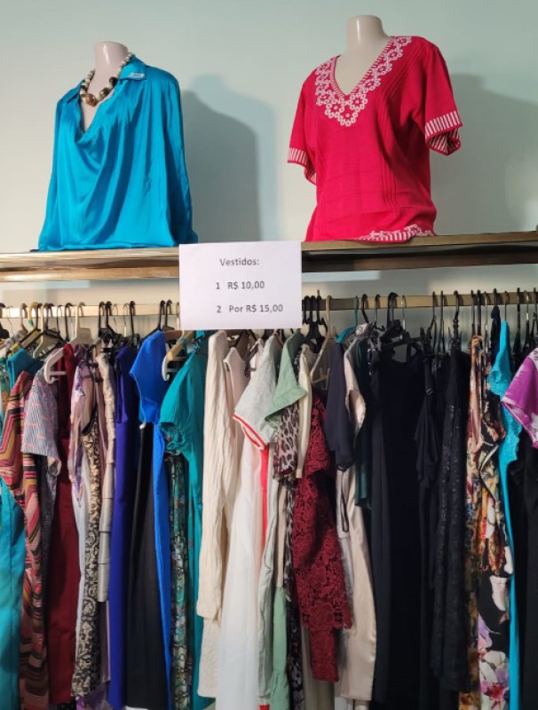 Hoje tem brechó beneficente do Lactário Dília Ribeiro