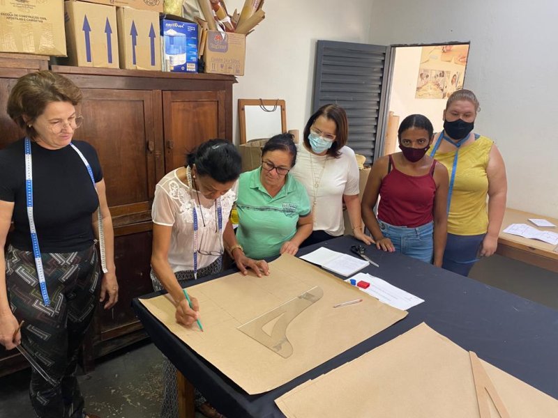 A partir de segunda-feira: Fundo Social inscreve para curso de Corte e Costura